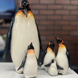 Peguin Family Figurine